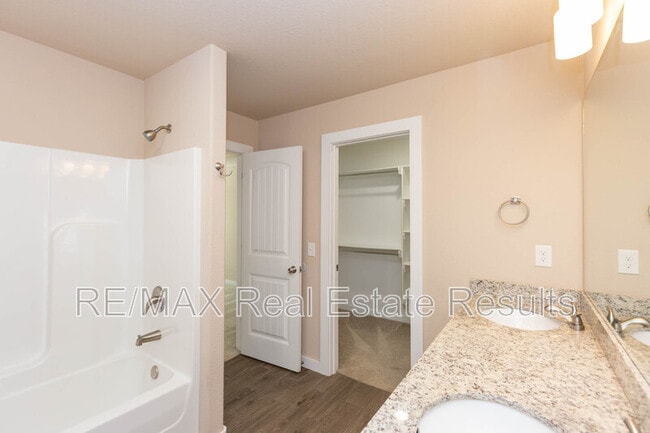 Building Photo - 1523 Purple Finch St