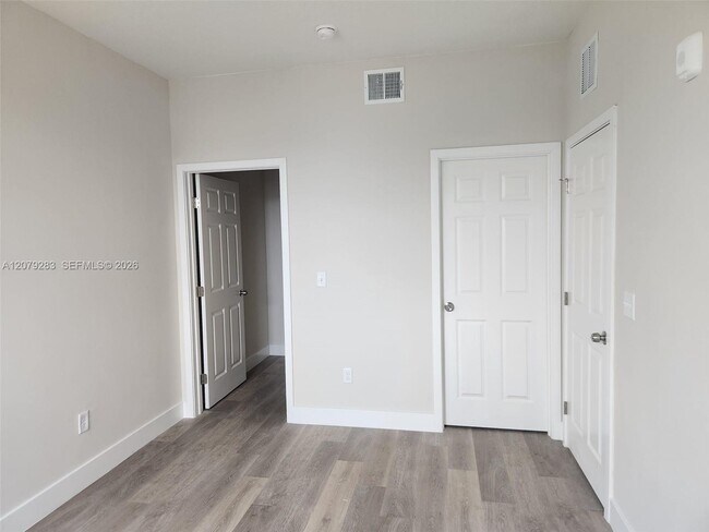 Building Photo - 4424 S Texas Ave