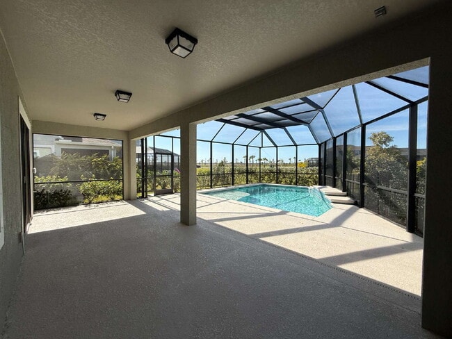 Building Photo - 3BR/3.5BA two-story home with 2-car garage in Sierra Cove!