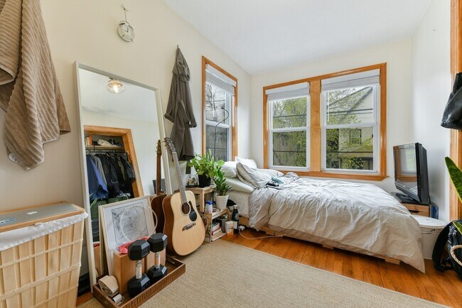Building Photo - 33 Farragut Ave