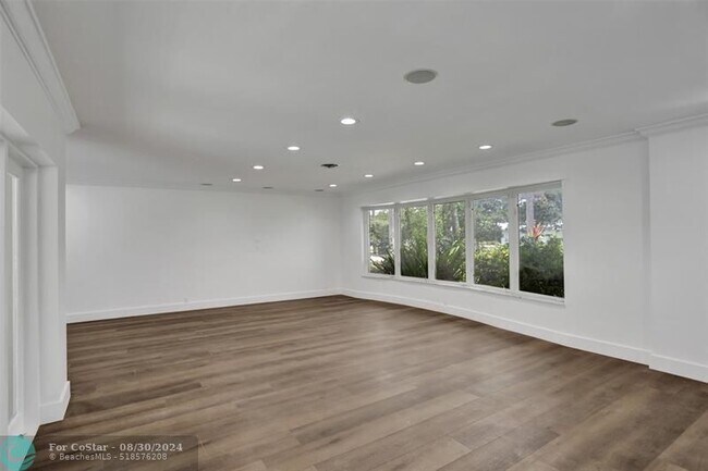 Building Photo - 161 SW 75th Ave