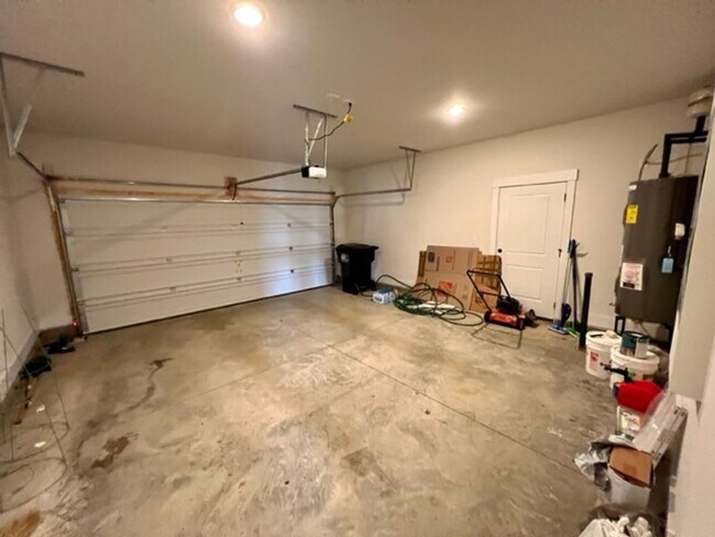 Building Photo - Beautiful 4 Bed/ 3.5 Bath Home in Newly Built Rivers Edge!