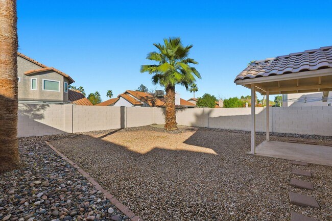 Building Photo - Ready to Move in! Three bedrooms