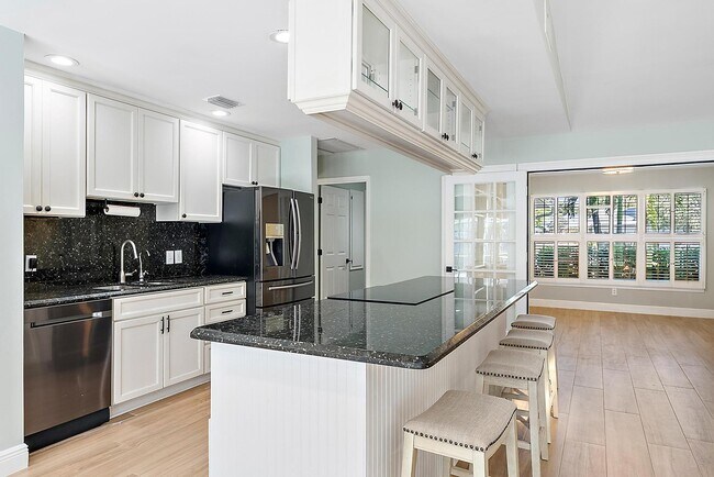 Building Photo - 1260 SW 25th Ln