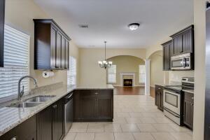 Building Photo - 3631 Mossland Dr