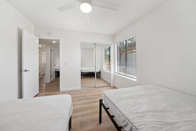 Building Photo - Fully remodeled luxury 3 bedroom 2 bathroom home with 2 car garage