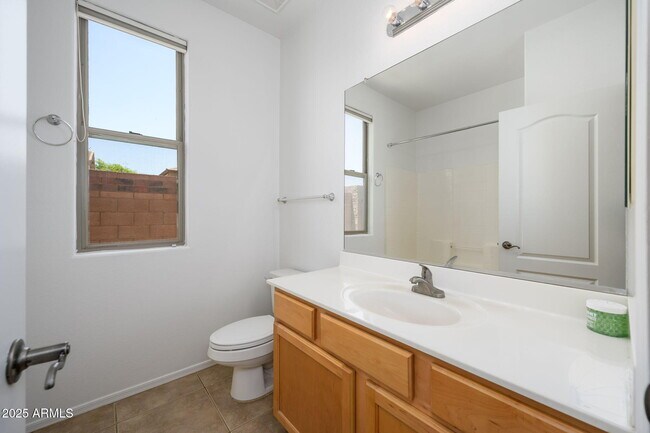 Building Photo - 3816 S Nantucket Dr