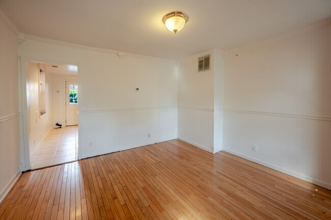 Building Photo - 21 17th St SE