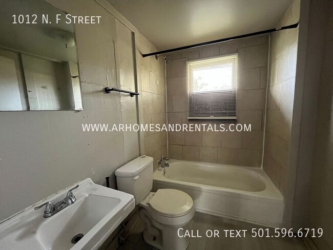 Building Photo - 1012 F St