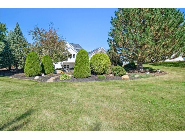 Building Photo - 9520 Scott St