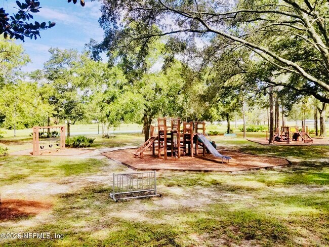 Building Photo - 8456 Bandera Cir W