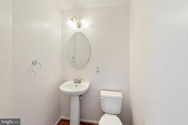 Building Photo - 577 MacIntosh Cir