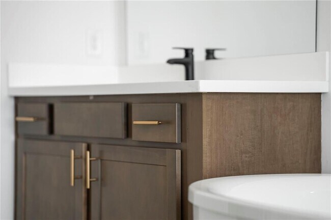 Building Photo - 1042 Winding Br Dr