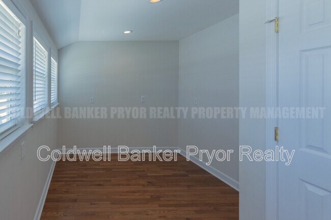 Building Photo - 4890 College Dr E