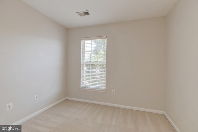 Building Photo - 6948 Banchory Ct