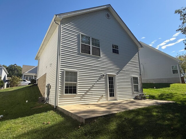 Building Photo - Spacious 3 Bedroom, 3.5bath in central Joh...