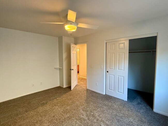 Building Photo - Beautiful 5-Bedroom Home In Oceanside