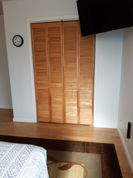 Another closet in primary - 4419 A Gillis