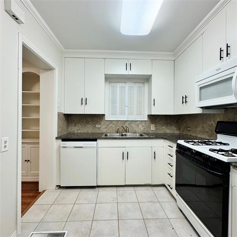 Building Photo - 4138 Grassmere Ln