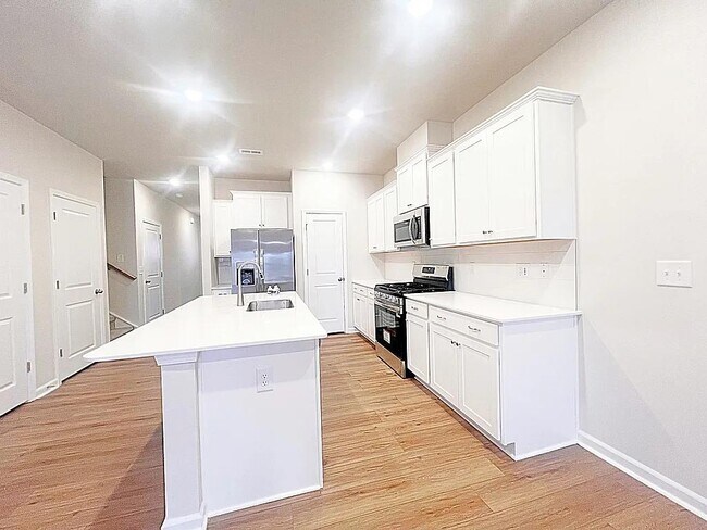 Building Photo - 7 Vine House Dr