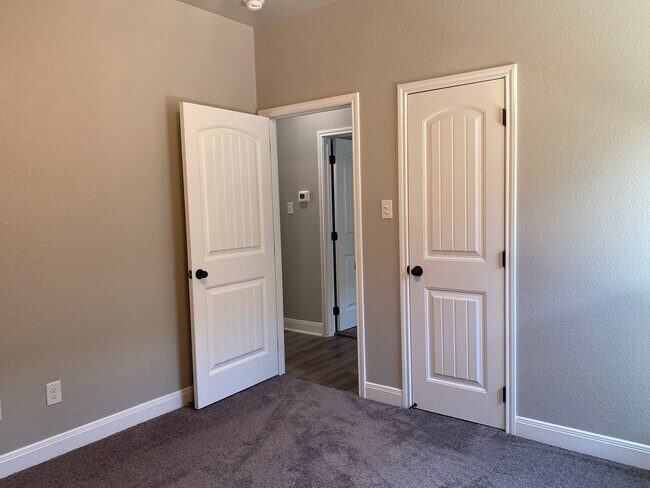 Building Photo - 1615 Black Kettle Trl