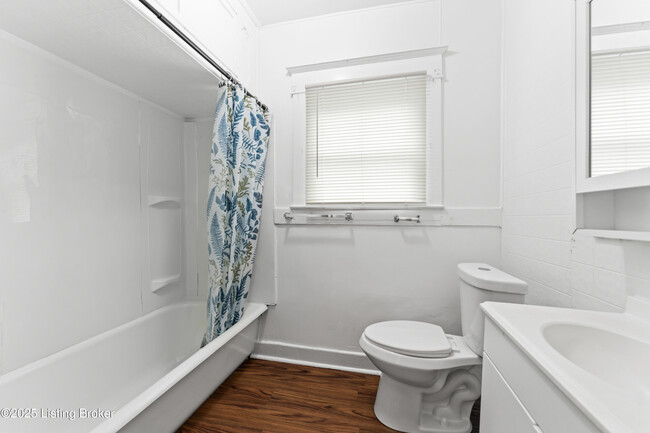 Building Photo - 401 S 38th St