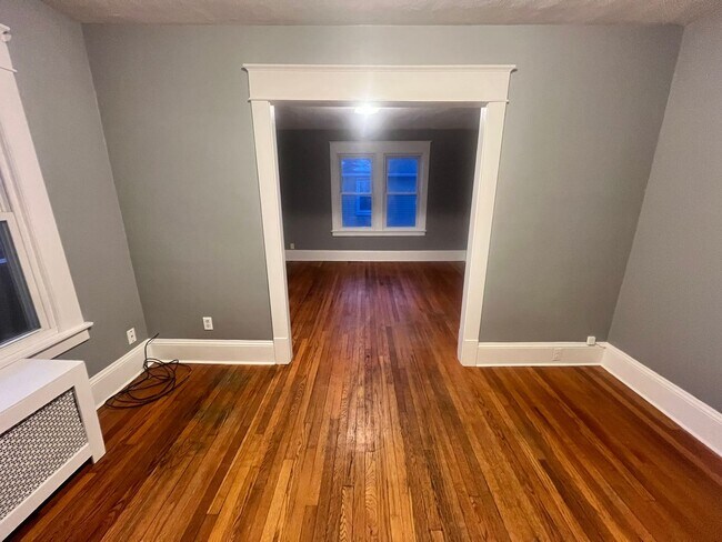 Building Photo - 30 Beverly St