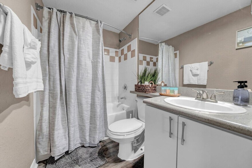 Building Photo - 7607 Southern Brook Bend