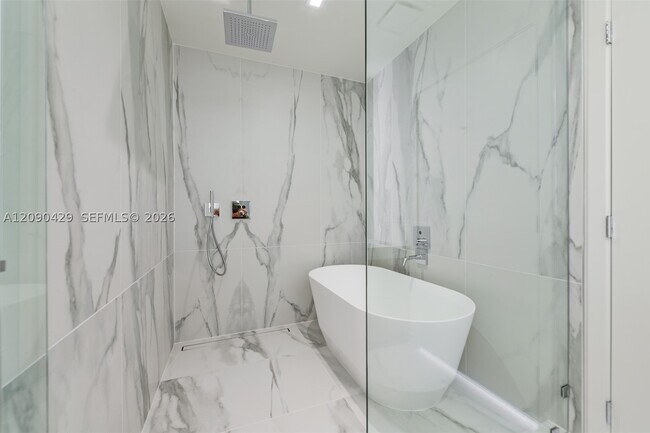 Building Photo - 1400 Biscayne Blvd