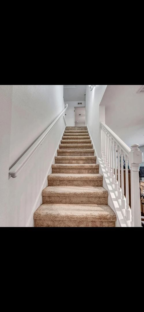 Building Photo - Spacious 5BR House in Crestview