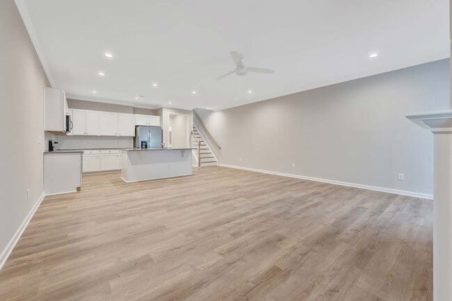 Building Photo - 3/3 Townhome beside Centennial Campus & Cl...
