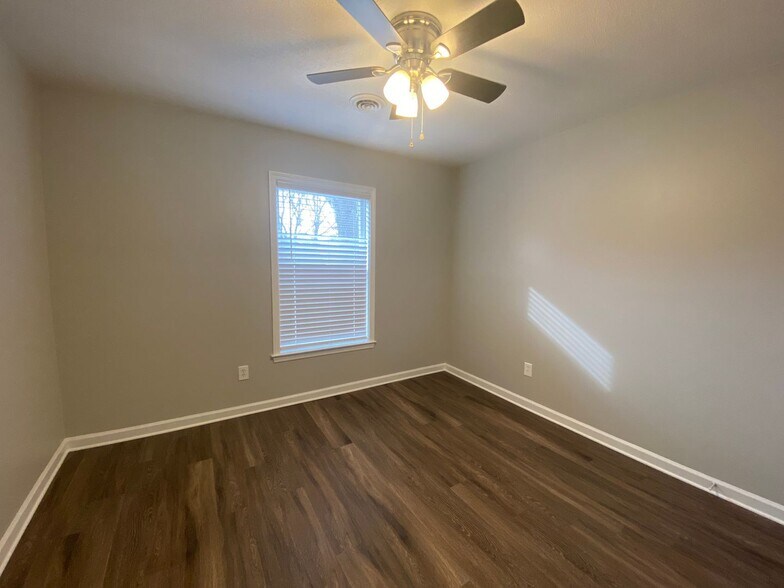 Building Photo - 4244 Chesapeake Way