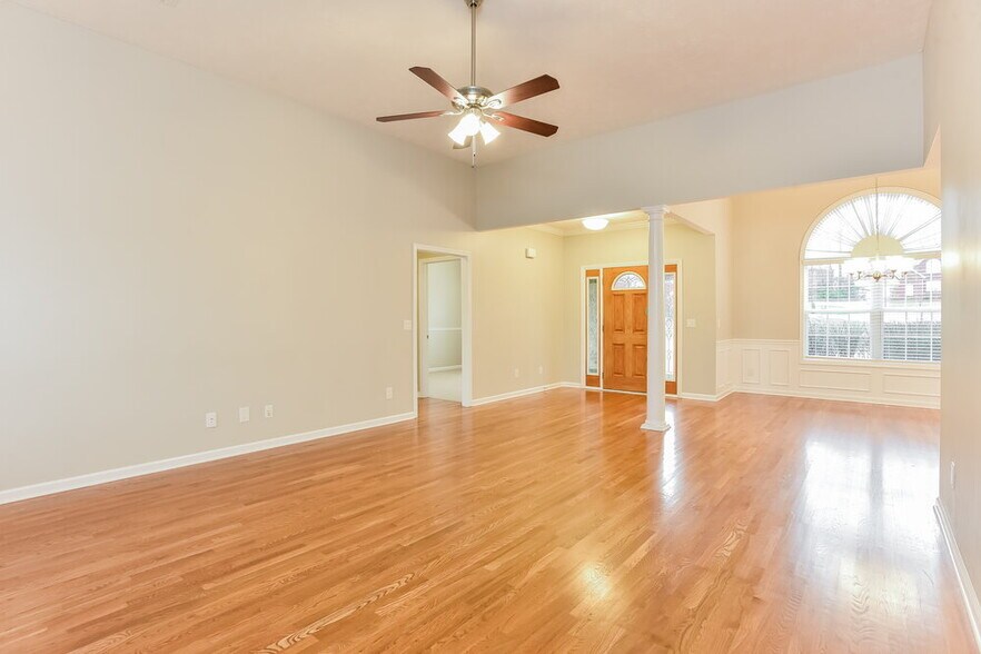 Building Photo - 5007 Monaco Dr