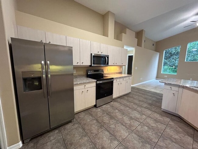Building Photo - 129 Brittany Ln