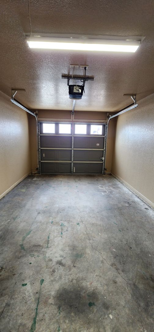 Building Photo - Beautiful 3bed/2bath Duplex near Clear Cre...