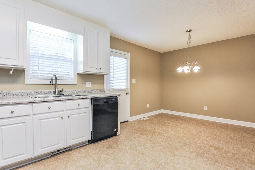 Building Photo - 101 Mayfair Ct