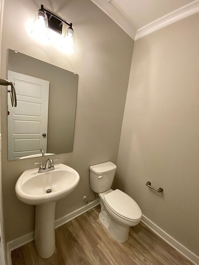 Building Photo - Home for Rent in Calera, AL!!! Available to view with 48 hour notice!