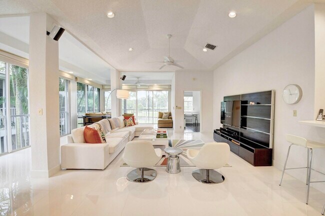 Building Photo - 5190 Lake Catalina Dr