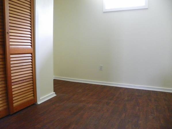 Building Photo - 9703 Narragansett Pkwy