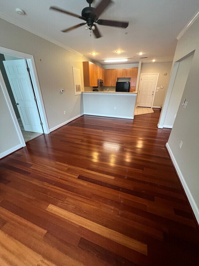 Building Photo - 2808 Bloomfield Ln