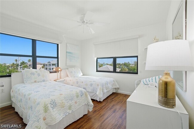 Building Photo - 4450 Estero Blvd