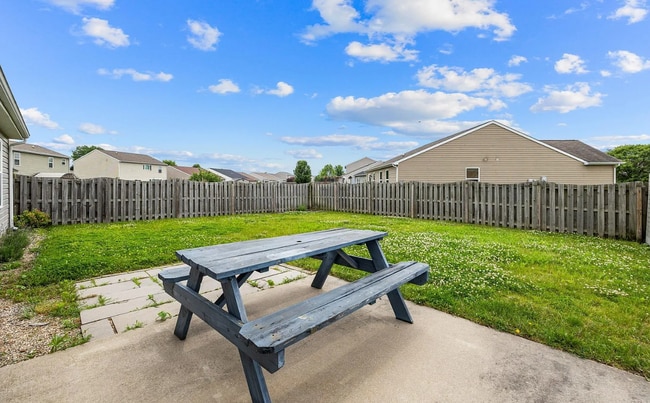 Building Photo - 3185 Fleming Dr