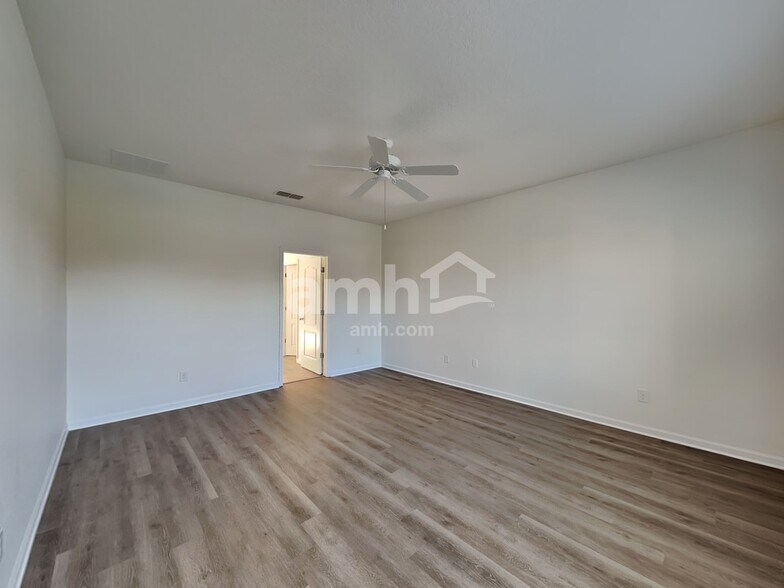 Building Photo - 144 Athens Dr