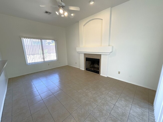 Building Photo - 177 N Cheesebrush Ave