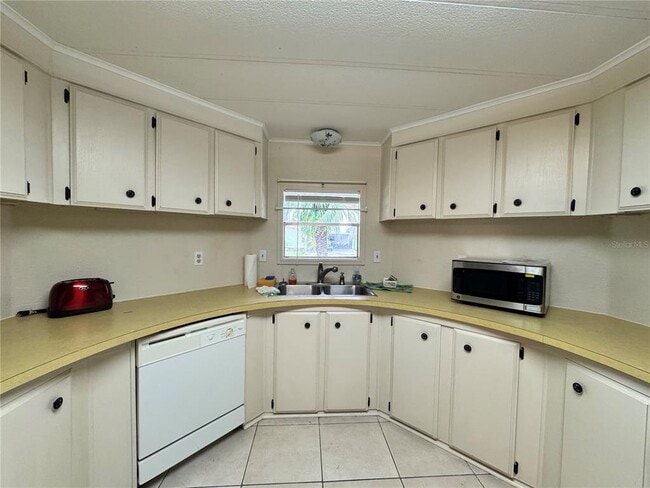 Building Photo - 5921 SW 63rd Lane Rd