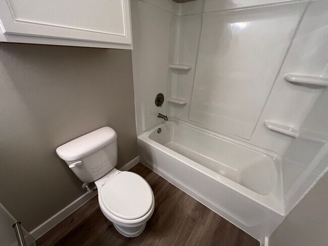Building Photo - 3 Bedroom Townhome In Harvest Wolfforth!
