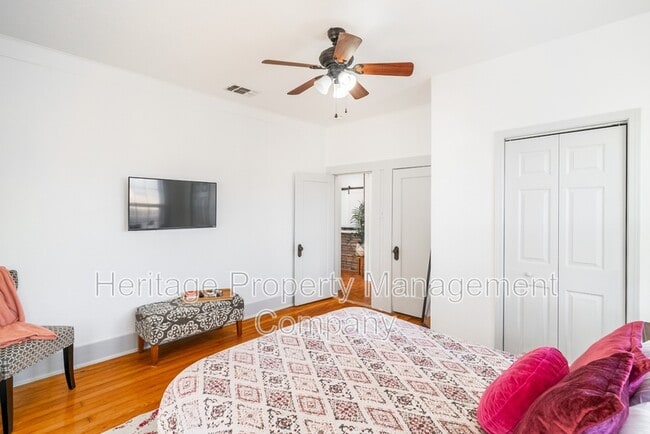 Building Photo - 475 E French Pl