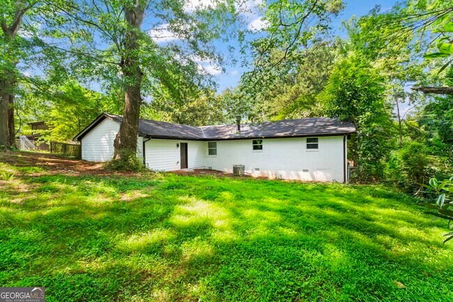 Building Photo - 3793 Rainbow Dr