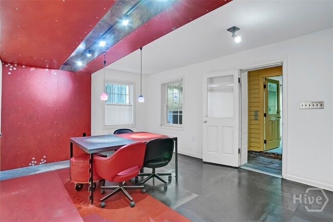 Building Photo - 216 E Gaston St