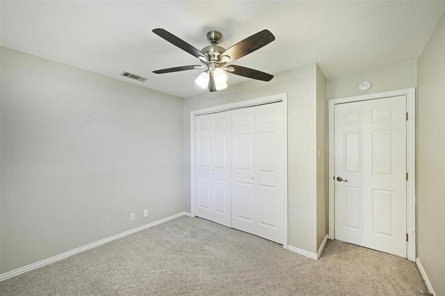 Building Photo - 8903 Piney Point Dr